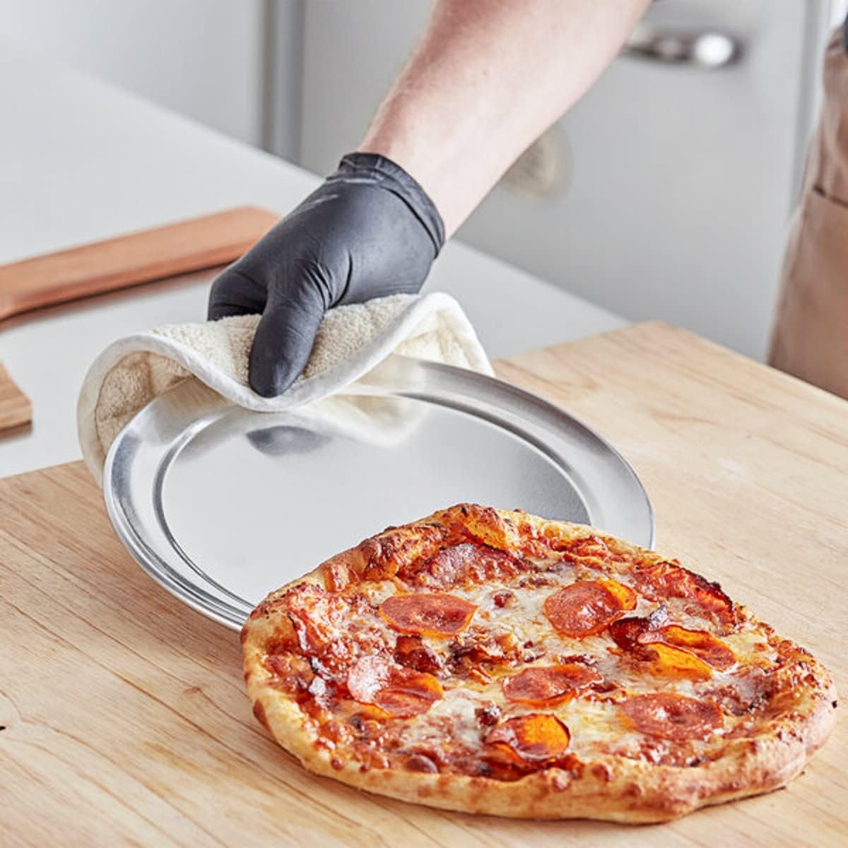 TrueCraftware- Set of 3 Aluminum 9” Pizza Tray Pan Wide Rim- Bakeware Round Pizza Pan Pizza Tray Baking Tray Round Baking Tray for Home Kitchen Pizzeria & Restaurants